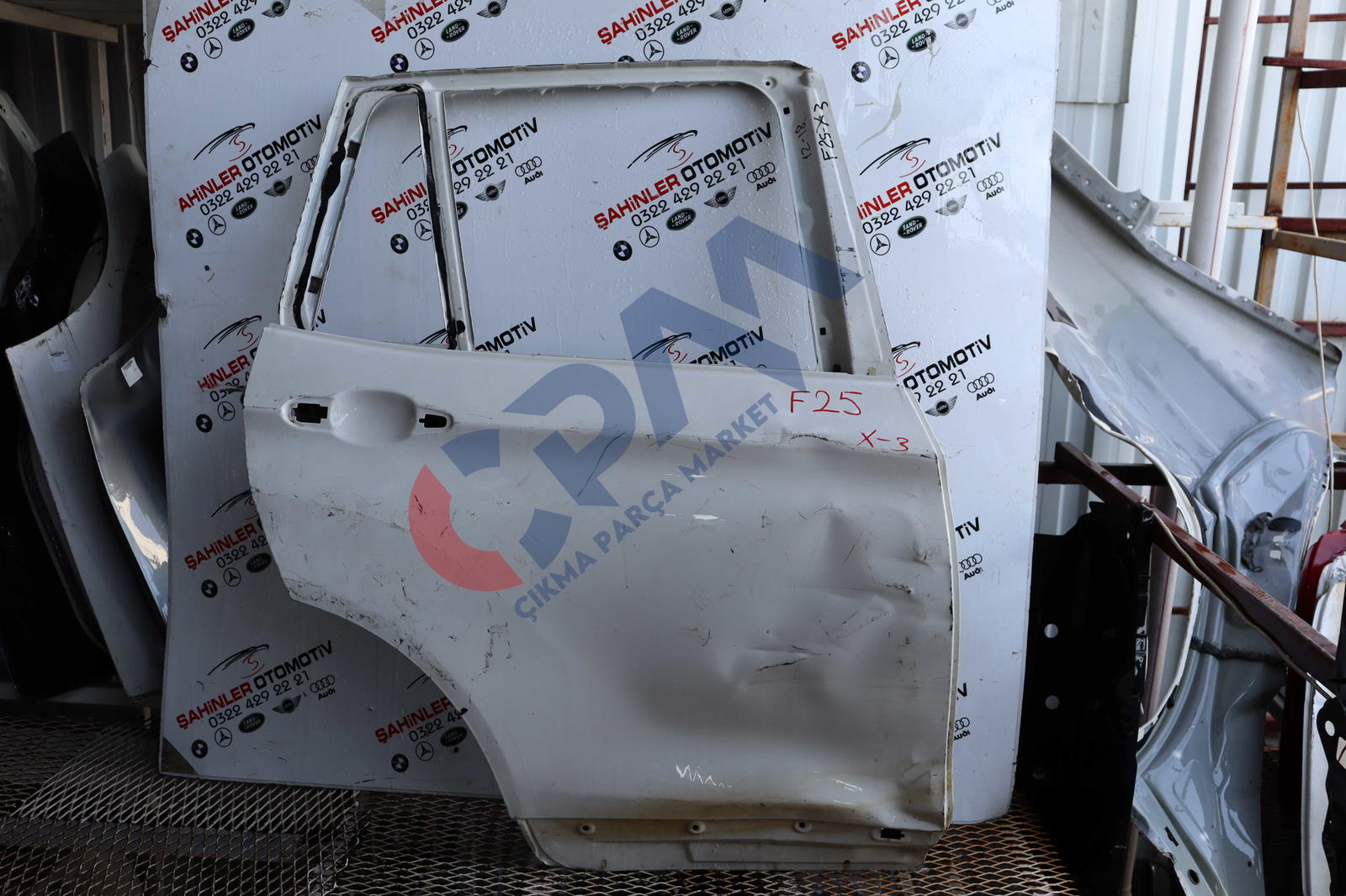 BMW X3 F25 Sağ Arka Kapı