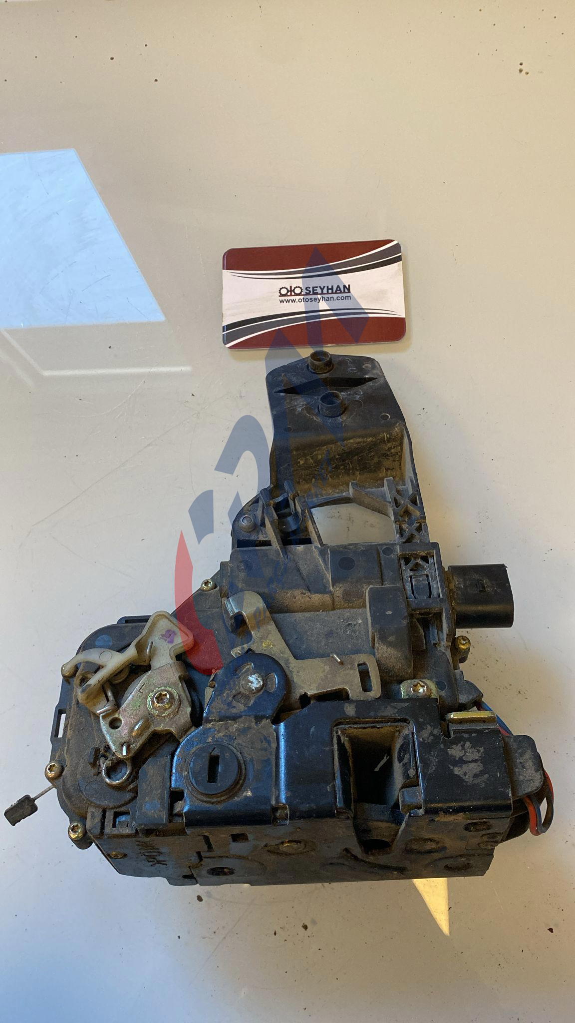 3B4839015 volkswagen passat b5  sol arka kapı kilidi