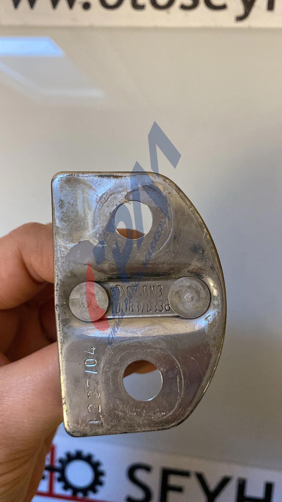 1U0837033B skoda octavia 2005 sol arka kapı kilit karşılığı