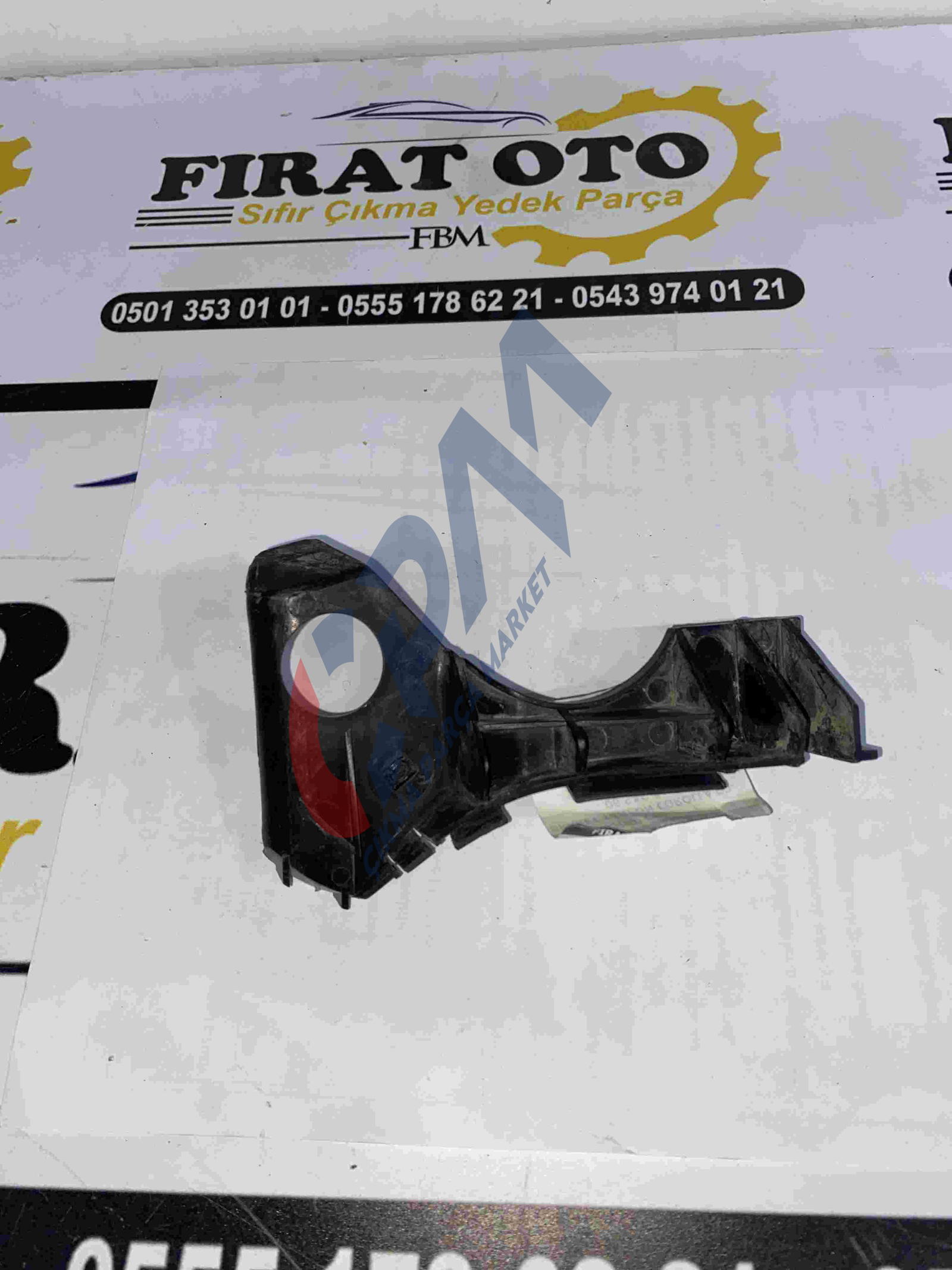 Toyota Corolla 02 06 Sağ Ön Tampon Braketi 5211502050