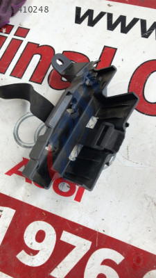 8V3012635B audi a3 sportback bagaj kriko yuvası