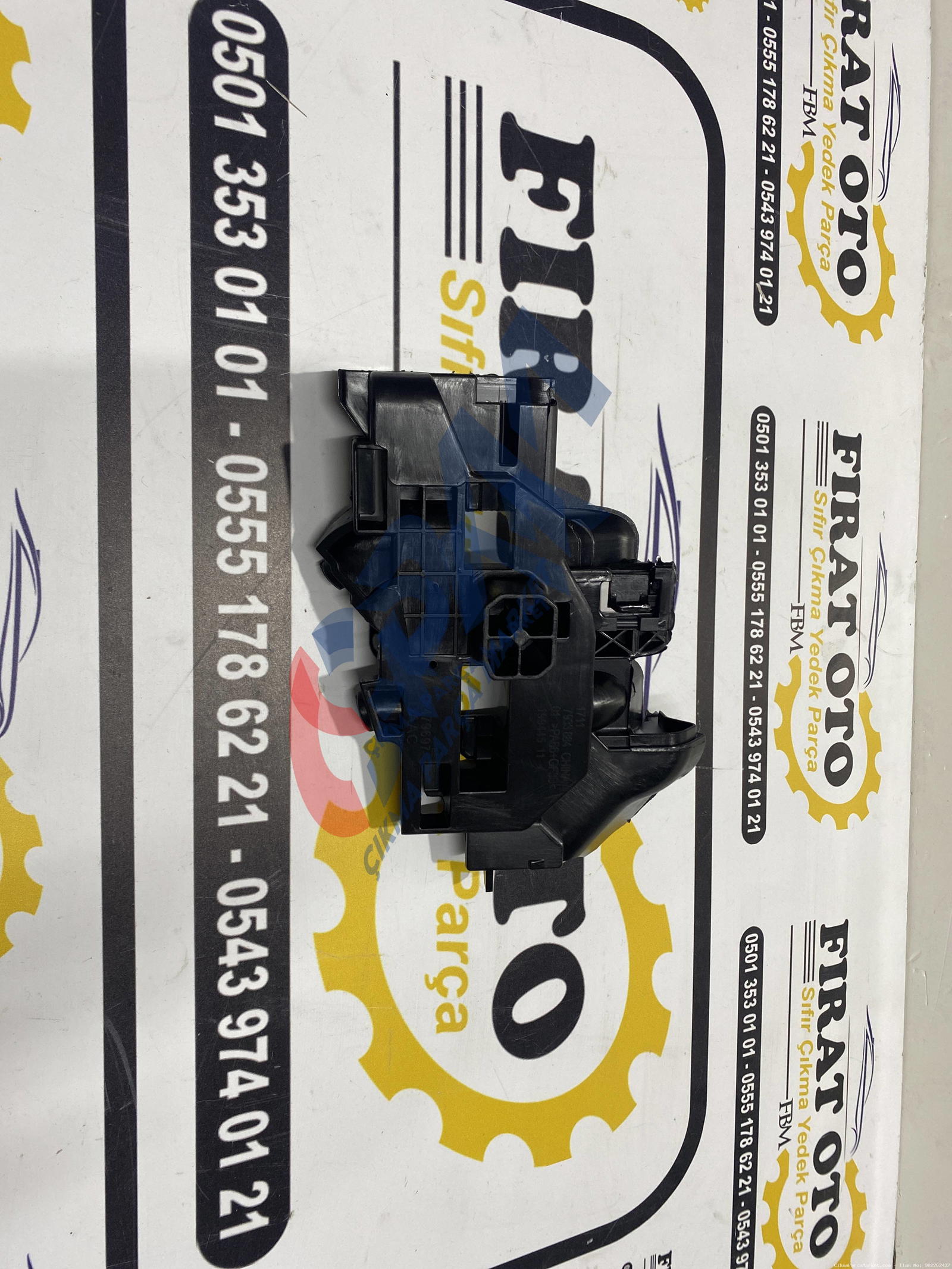 BMW 7 Serisi G30 Sol Radyatör Braketi 17118632129 BMW280858