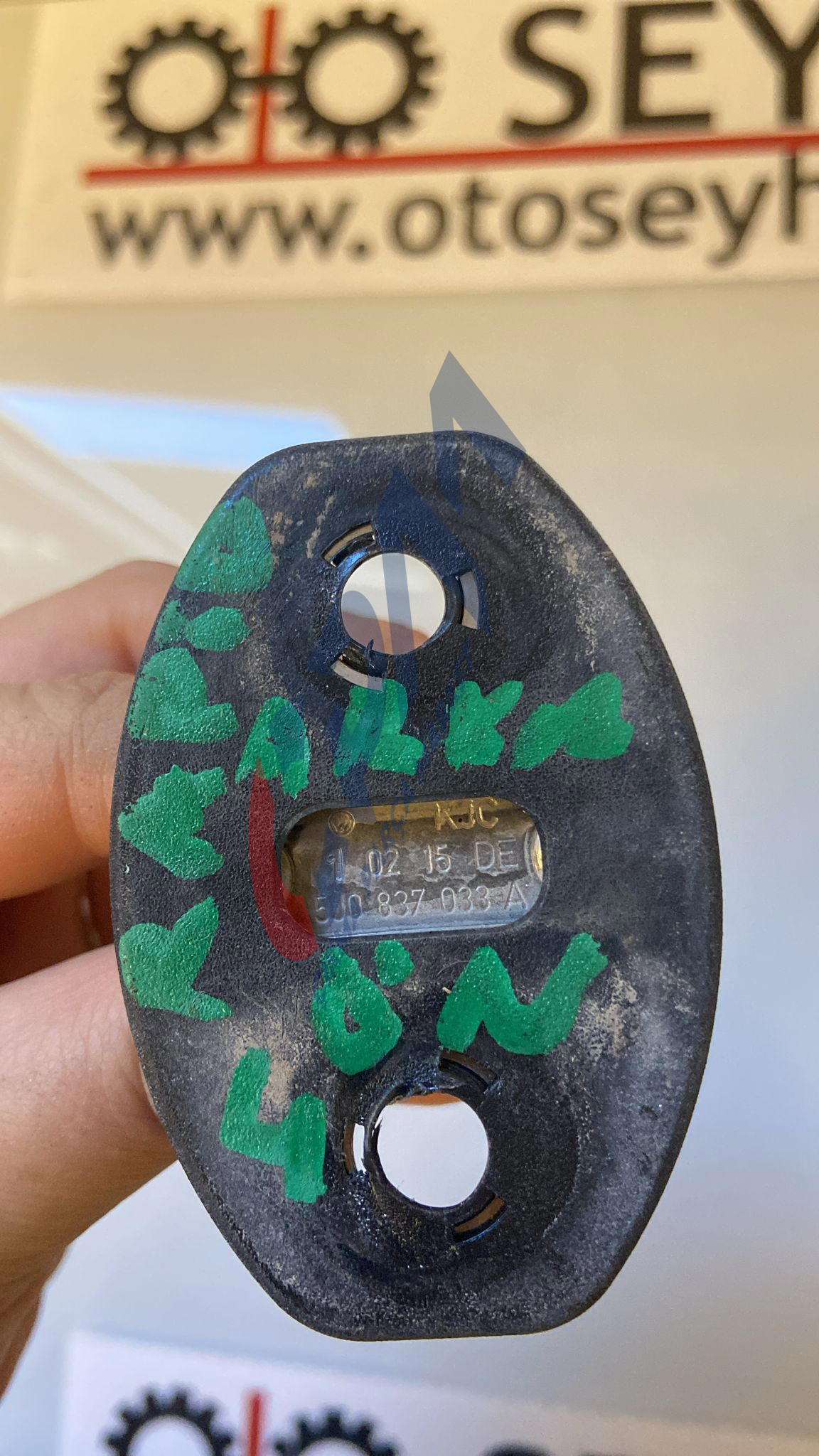 5J0837033A Skoda Rapid 2013 arka sağ sol kapı kilit karşılığı