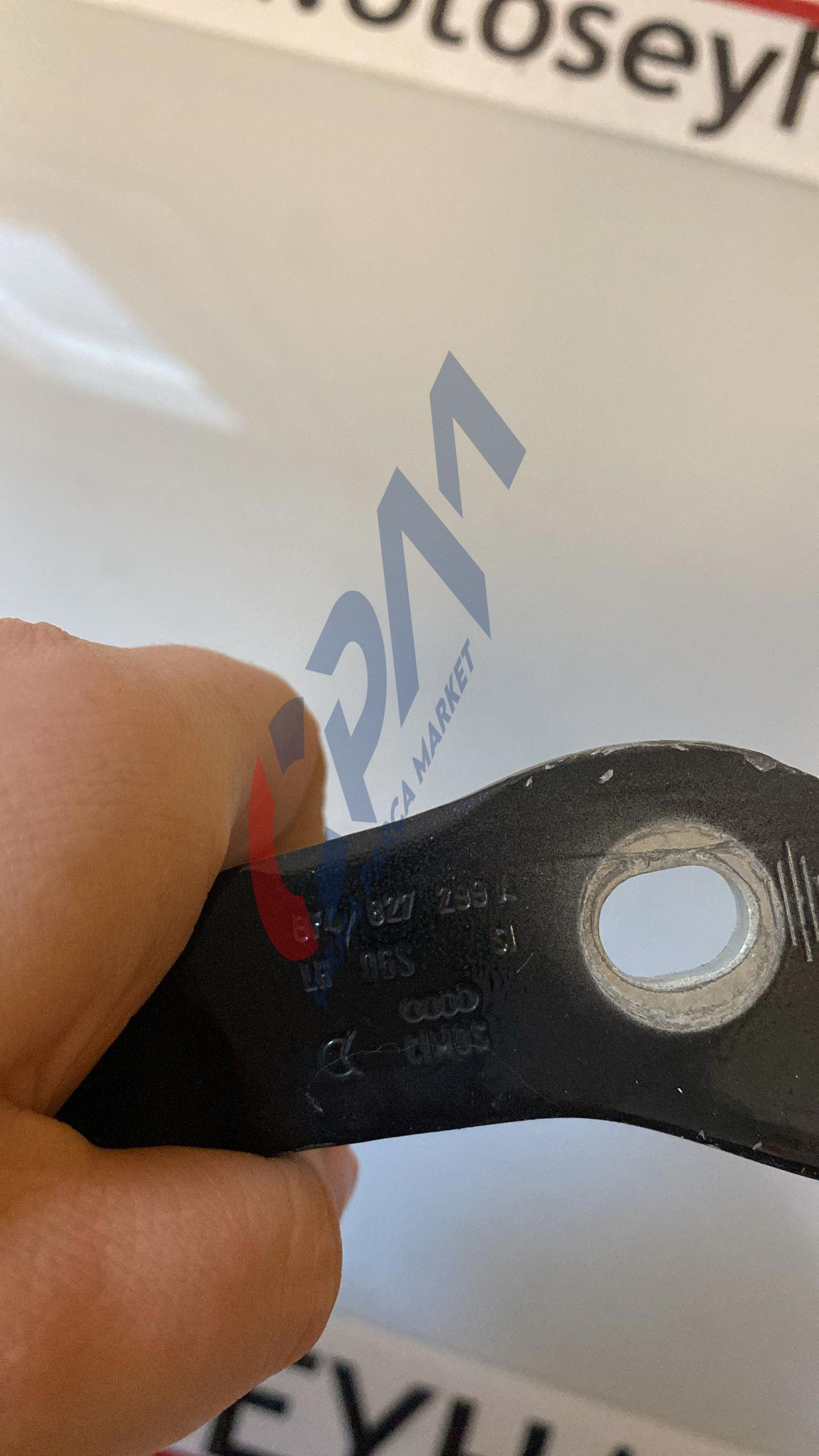 8P4827299A Audi a3 2008 bağaj kapağı menteşesi sol