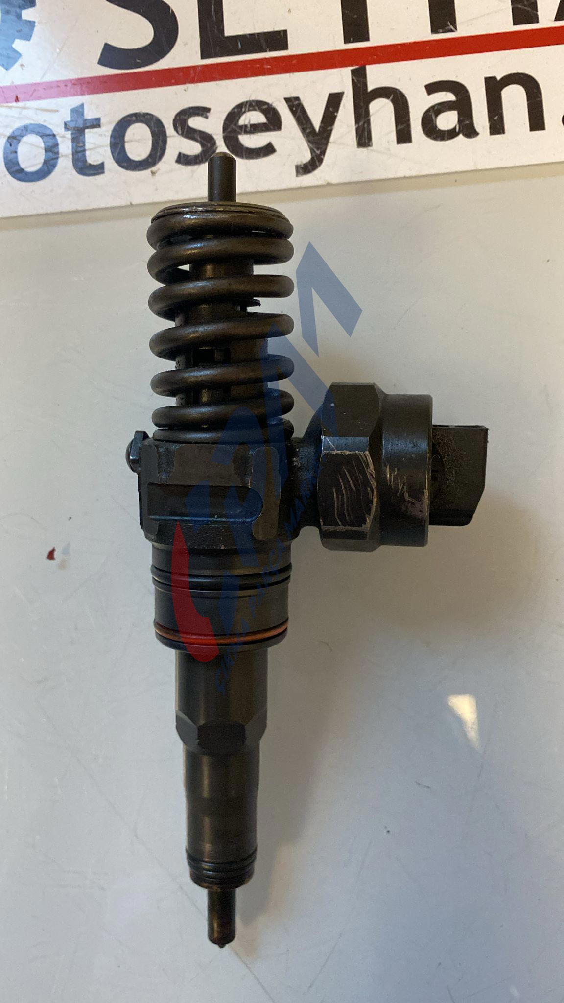 038130073AA Volkswagen Bora 2001 1.9 tdi ARL enjektörü