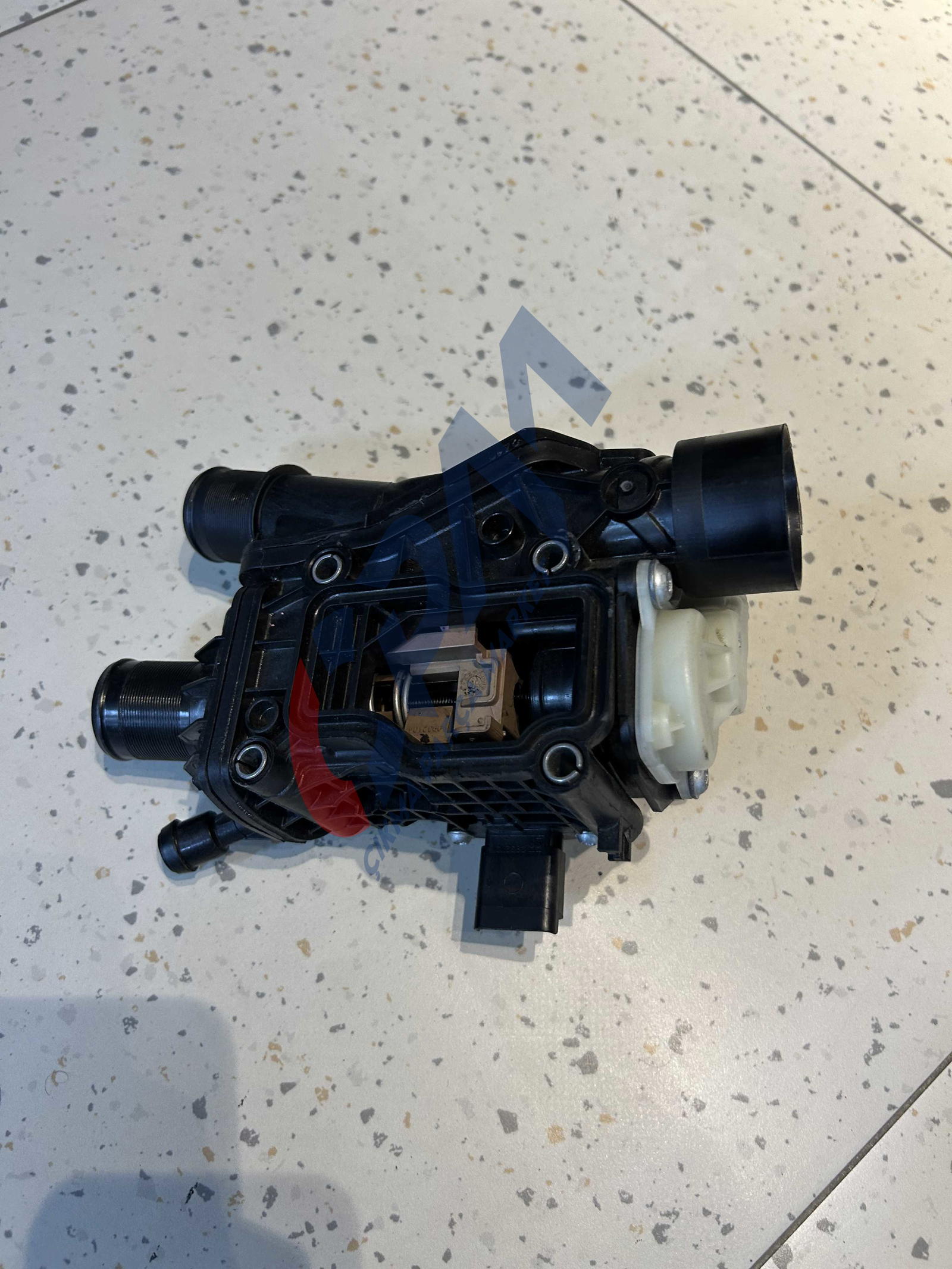 PEUGEOT 3008 TERMOSTAT GÖVDESI 9849443980