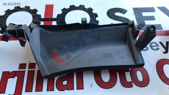 8V1819979A audi a3 2019 ön cam ızgarası altı