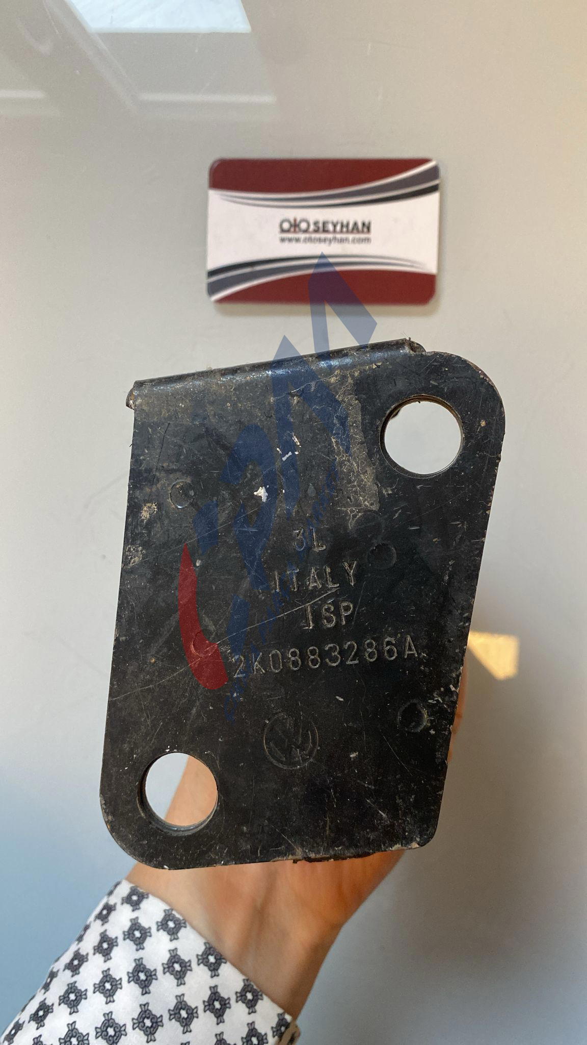 2K0883286A volkswagen caddy 2004 15 arka koltuk bağlantı yuvası sağ