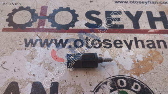 Audi A4 2014 arka lamba cıvatası