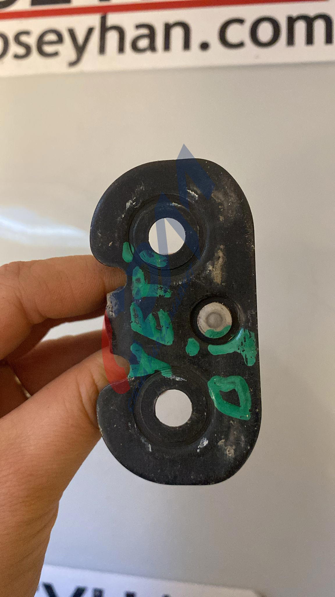 6Q6827517B Skoda Yeti 2011 bagaj kilit karşılığı