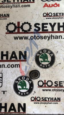 1K0121367F Volkswagen Caddy 2008 su radyatörü alt lastiği