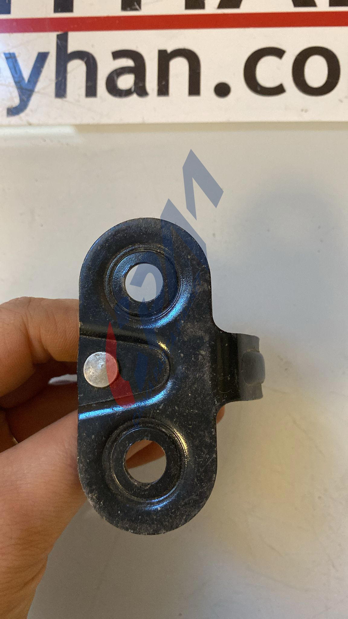 2K0827511 Volkswagen Caddy 2013 bagaj kilit karşılığı