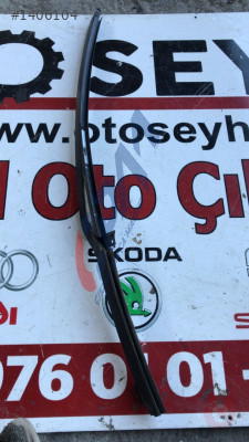 1J5839408D  volkswagen jetta MK4 arka kapı cam kızağı