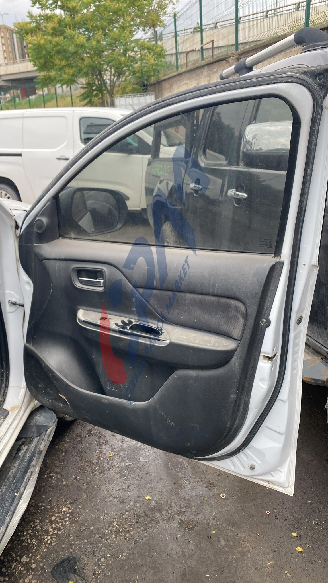MİTSUBİSHİ L200 EURO7 SAĞ ÖN KAPI DÖŞEMESİ TEL:05326000379