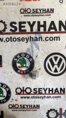 1K0857561B Volkswagen Jetta 2014 ön sağ güneşlik tutucu