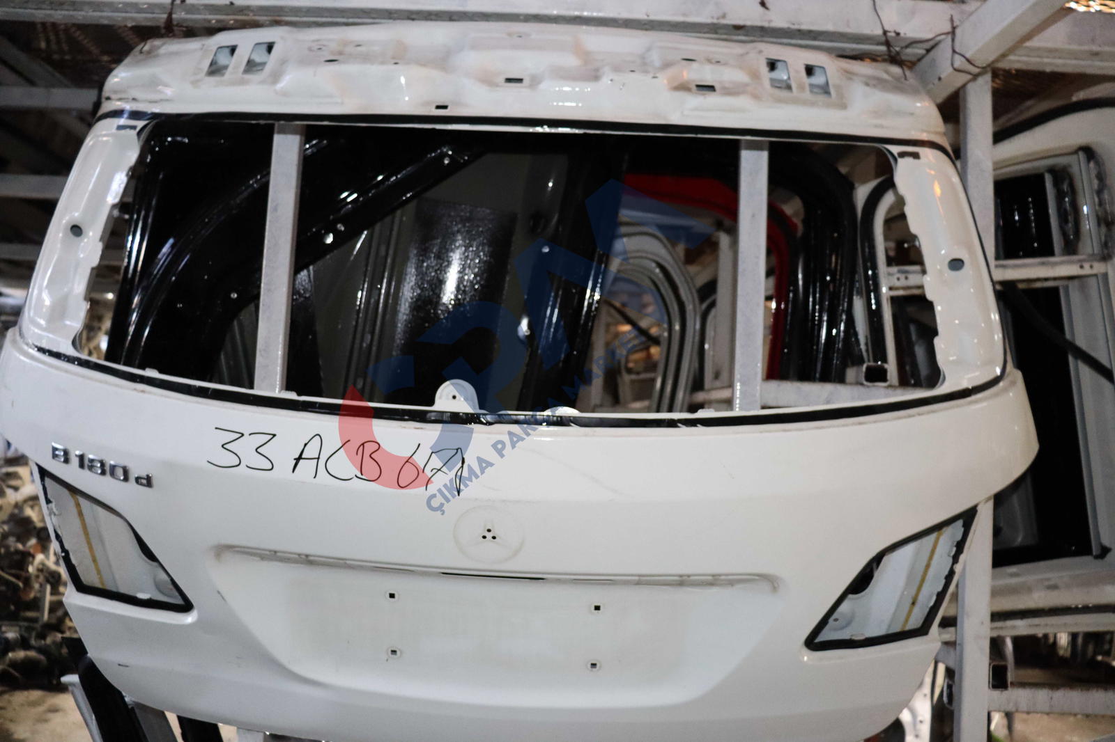 Mercedes B Serisi B180 D Arka Bagaj Kapağı