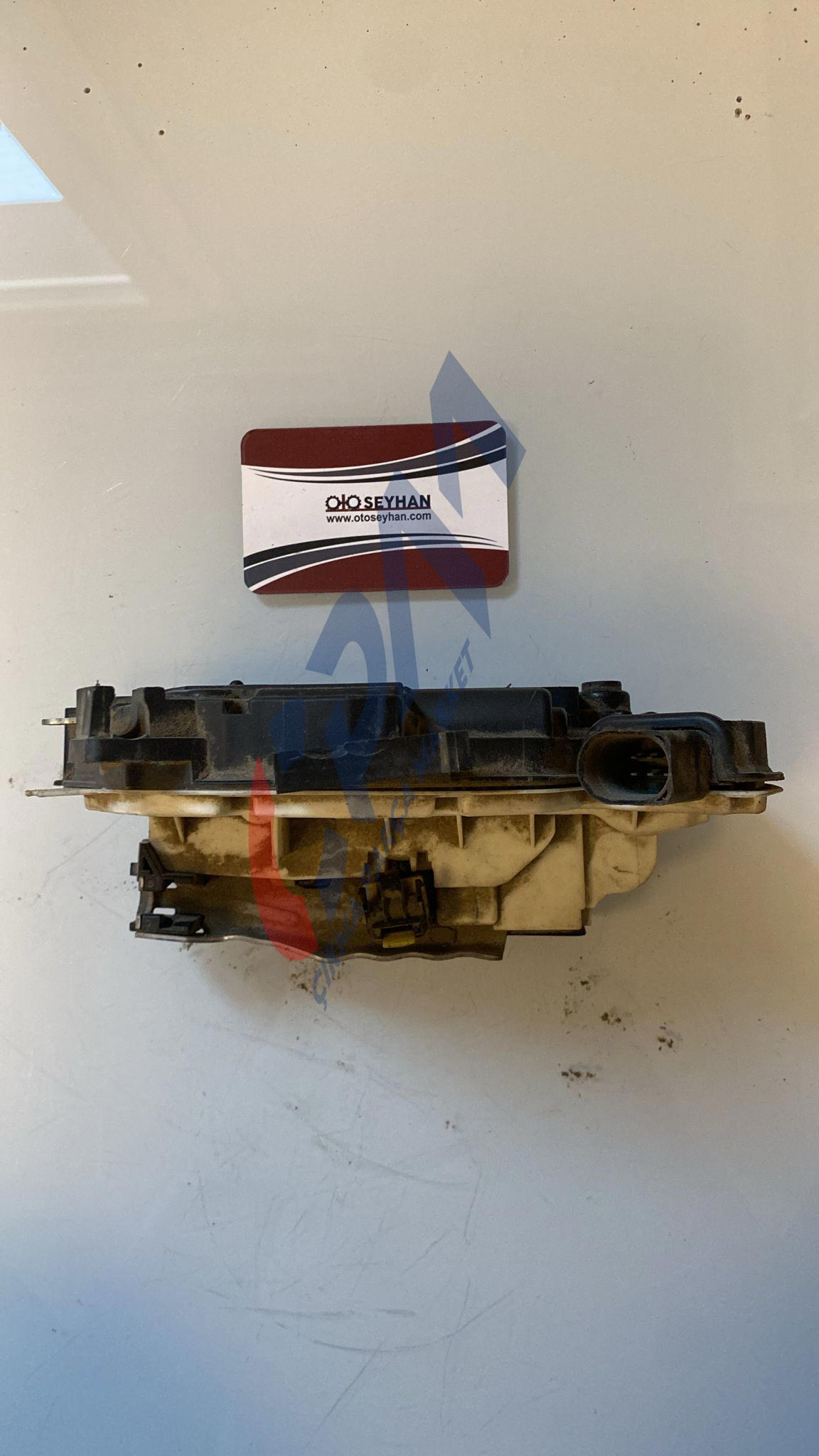 6J0839015F seat ibiza 2017 arka sol kapı kilidi