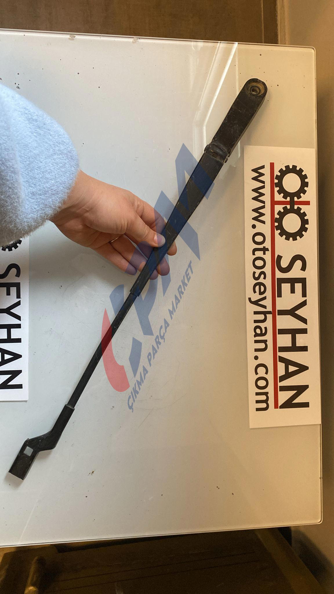 2H1955410B Volkswagen Caddy 2005 Amarok sağ ön silecek kolu