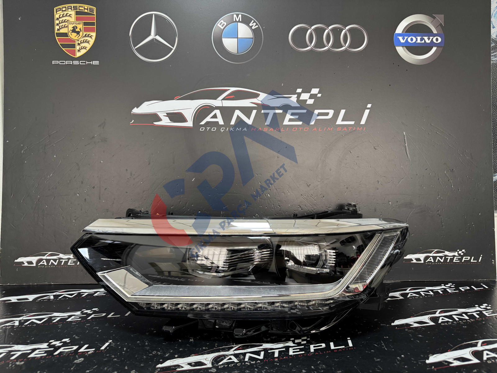 Volkswagen Passat B8 HİGHLİNE Sol Ön Far
