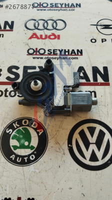 5Q0959408 Skoda Octavia 2021 arka sağ kapı cam motoru