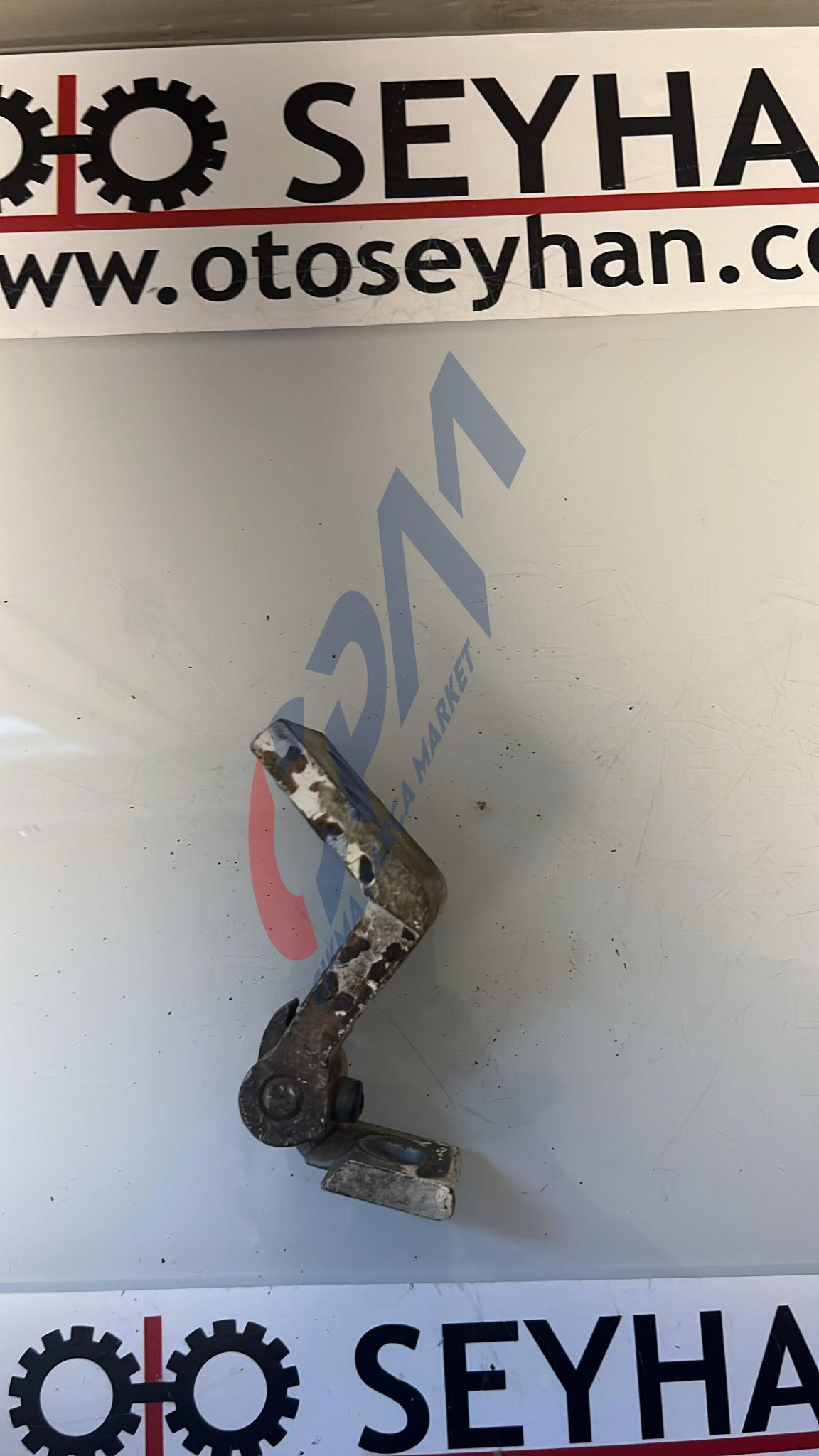 Polo Classic 1999 sağ ön kapı alt menteşesi