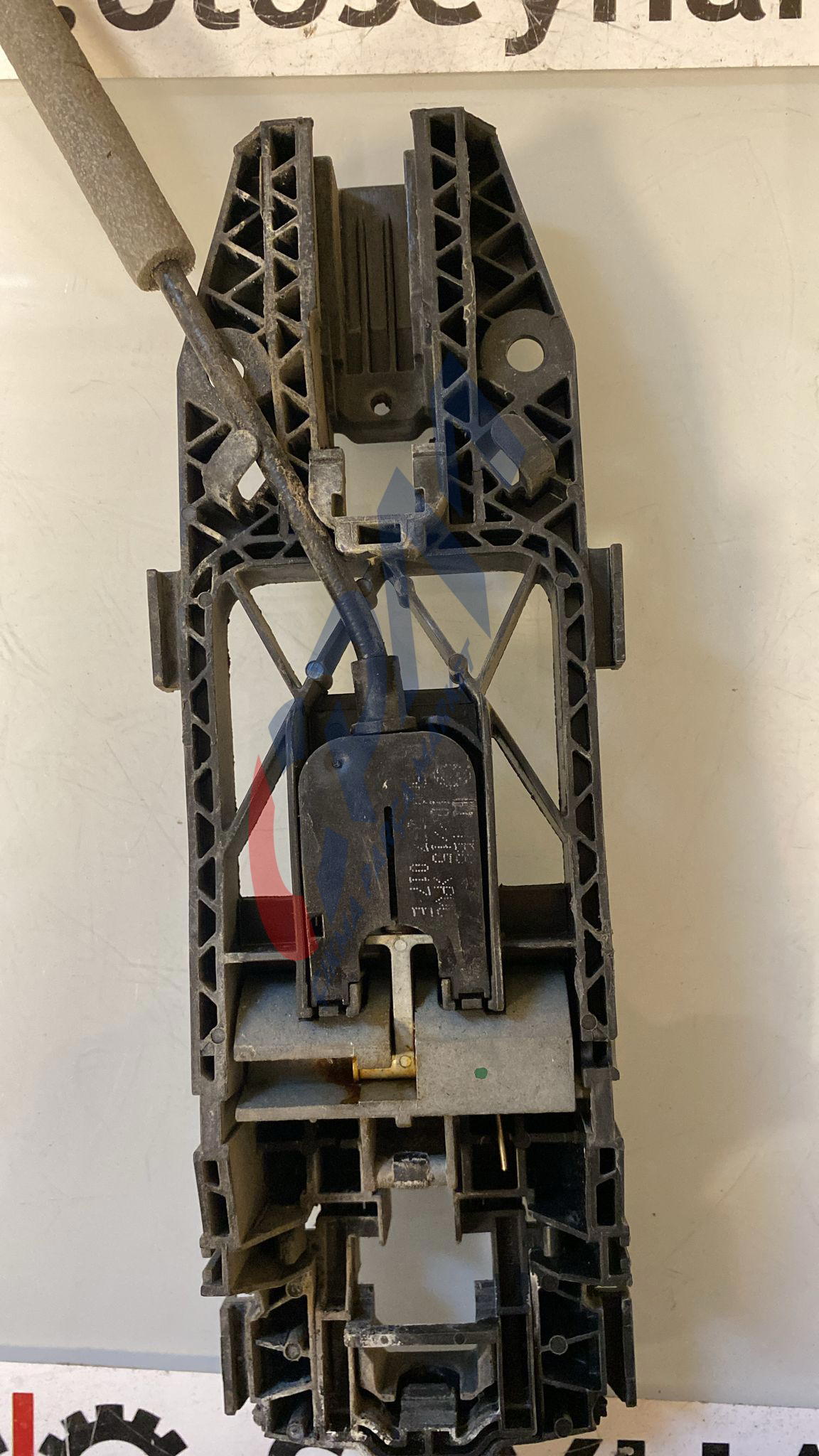 5N0839885H Volkswagen Tiguan 2015 sağ ön   sağ sol arka kapı kolu braketi