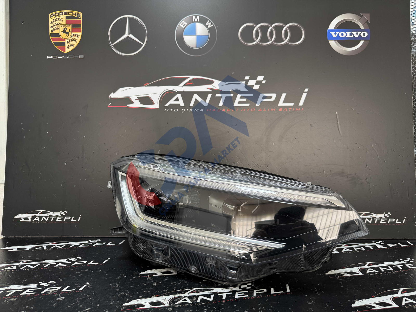 Volkswagen Taigo Mercekli IQ LİGHT Sağ Ön Far