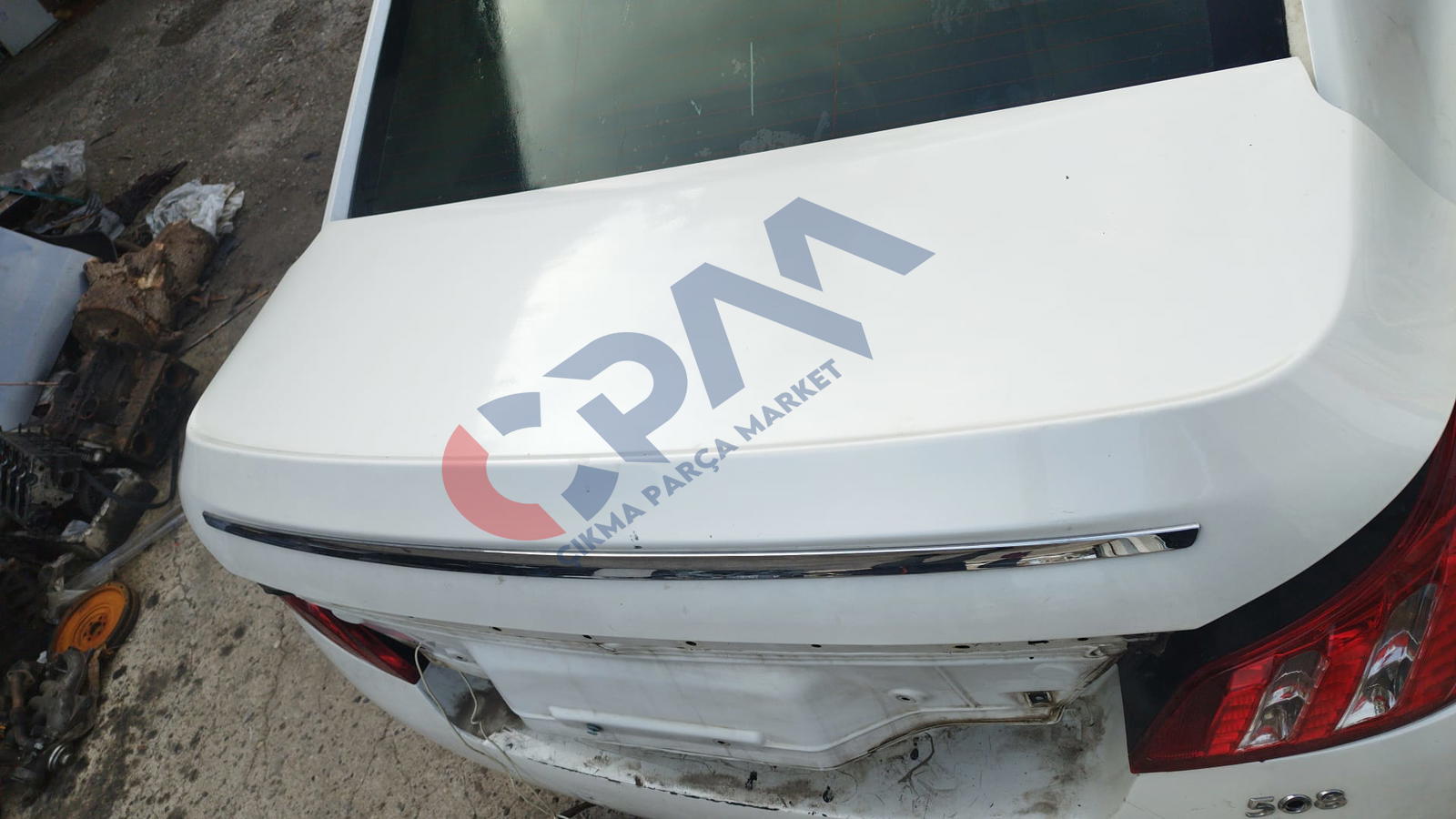 Peugeot 508 2011 bagaj kapağı