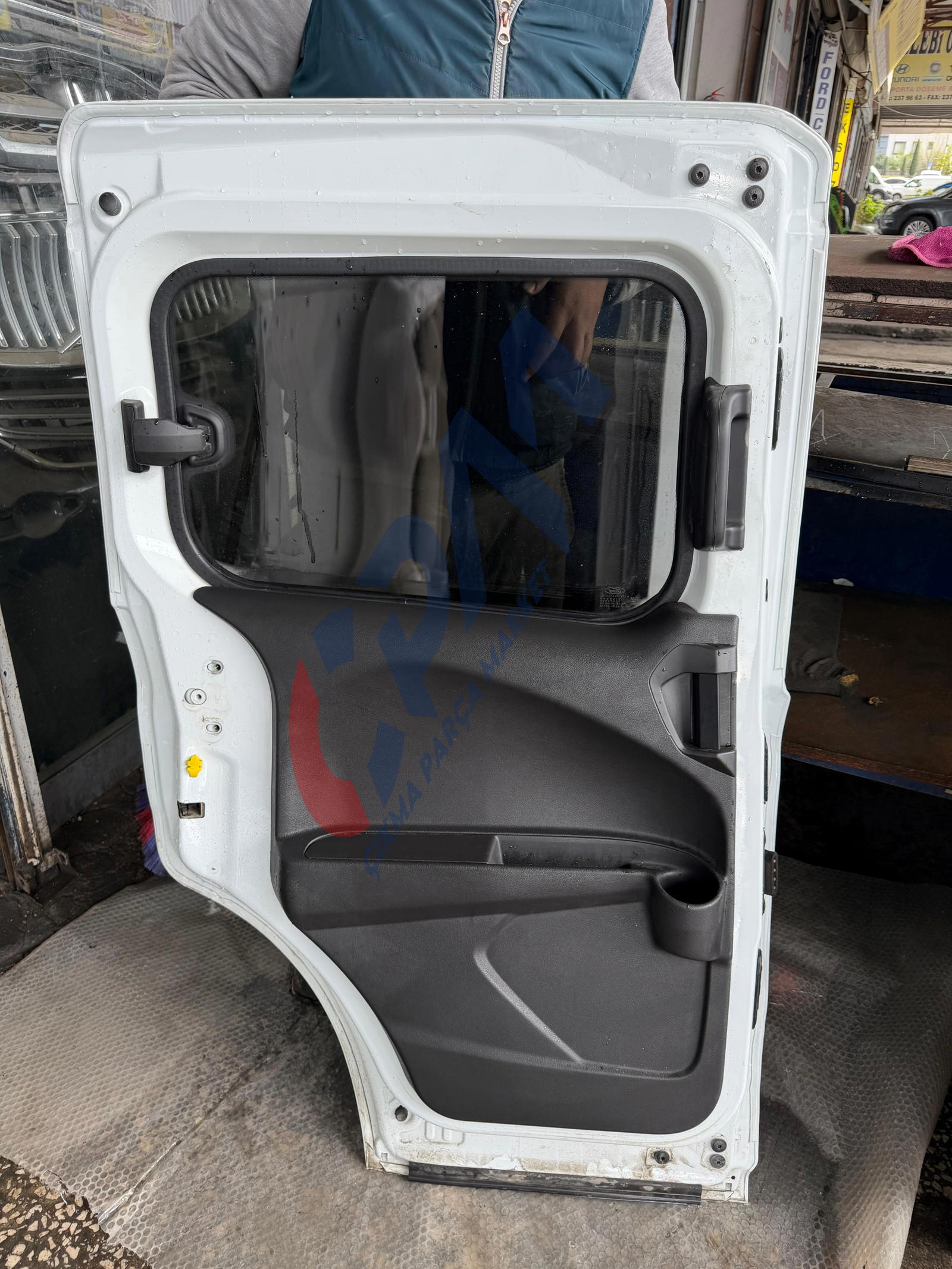 2014 2020 FORD TOURNEO COURIER SÜRGÜLÜ SOL ARKA KAPI