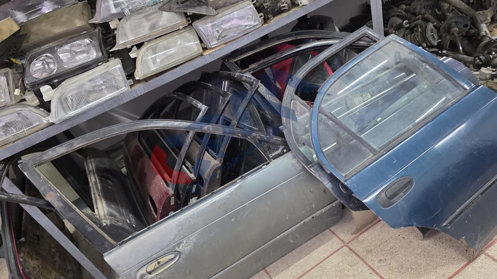 1993 1998 MODEL TOYOTA COROLLA SAĞ ÖN KAPI