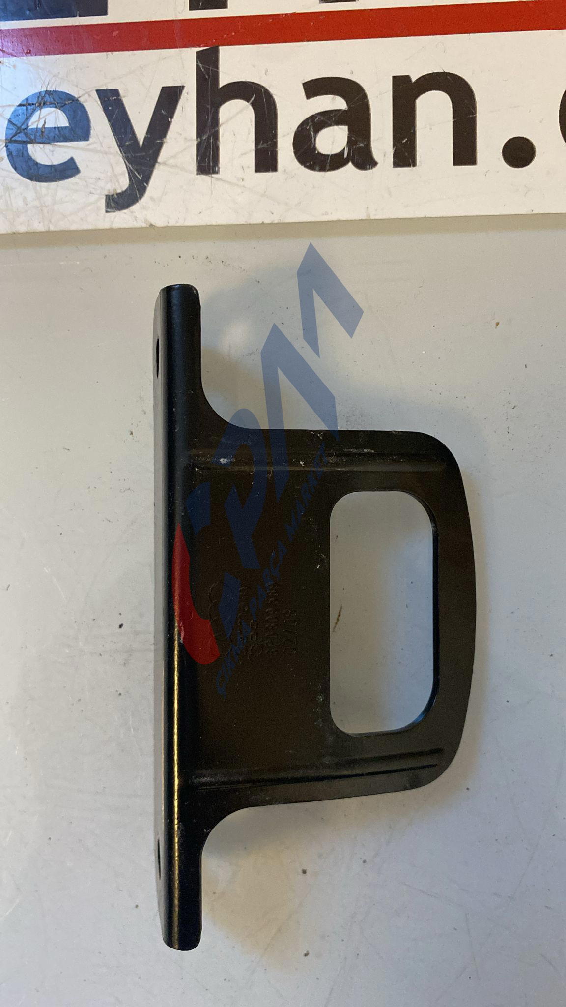 8P4809589 Audi A3 sportback 2009 sağ sol bagaj bağlama kancası