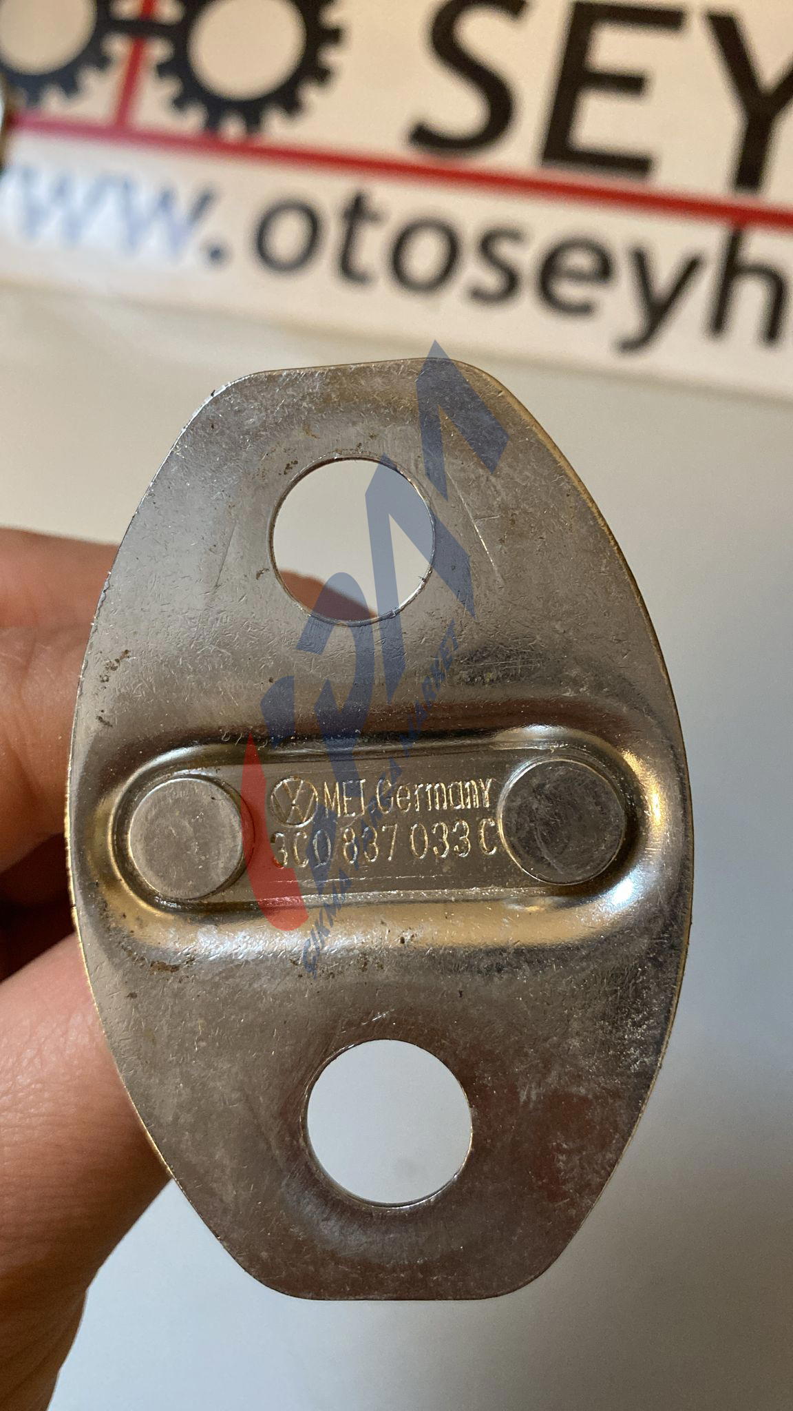 3C0837033C Volkswagen tiguan 2016 sağ sol arka kapı kilit karşılığı