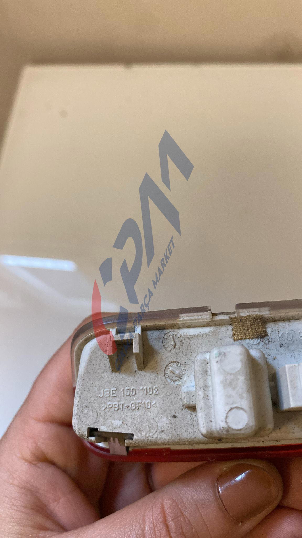 1K0947411A volkswagen jetta kapı reflektör