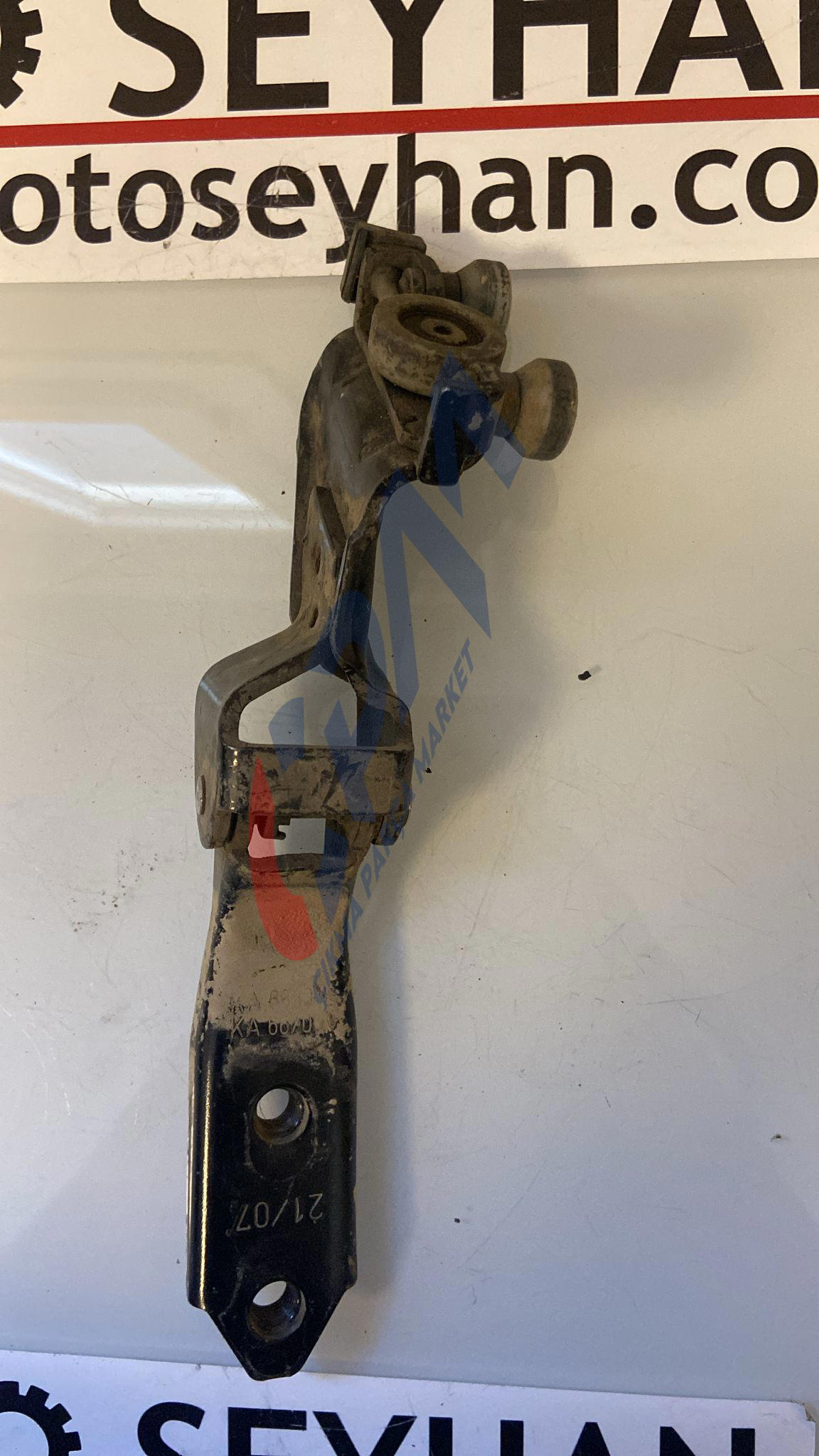 2K0843335A Volkswagen Caddy 2003 sonrası sol sürgülü kapı üst ray makarası