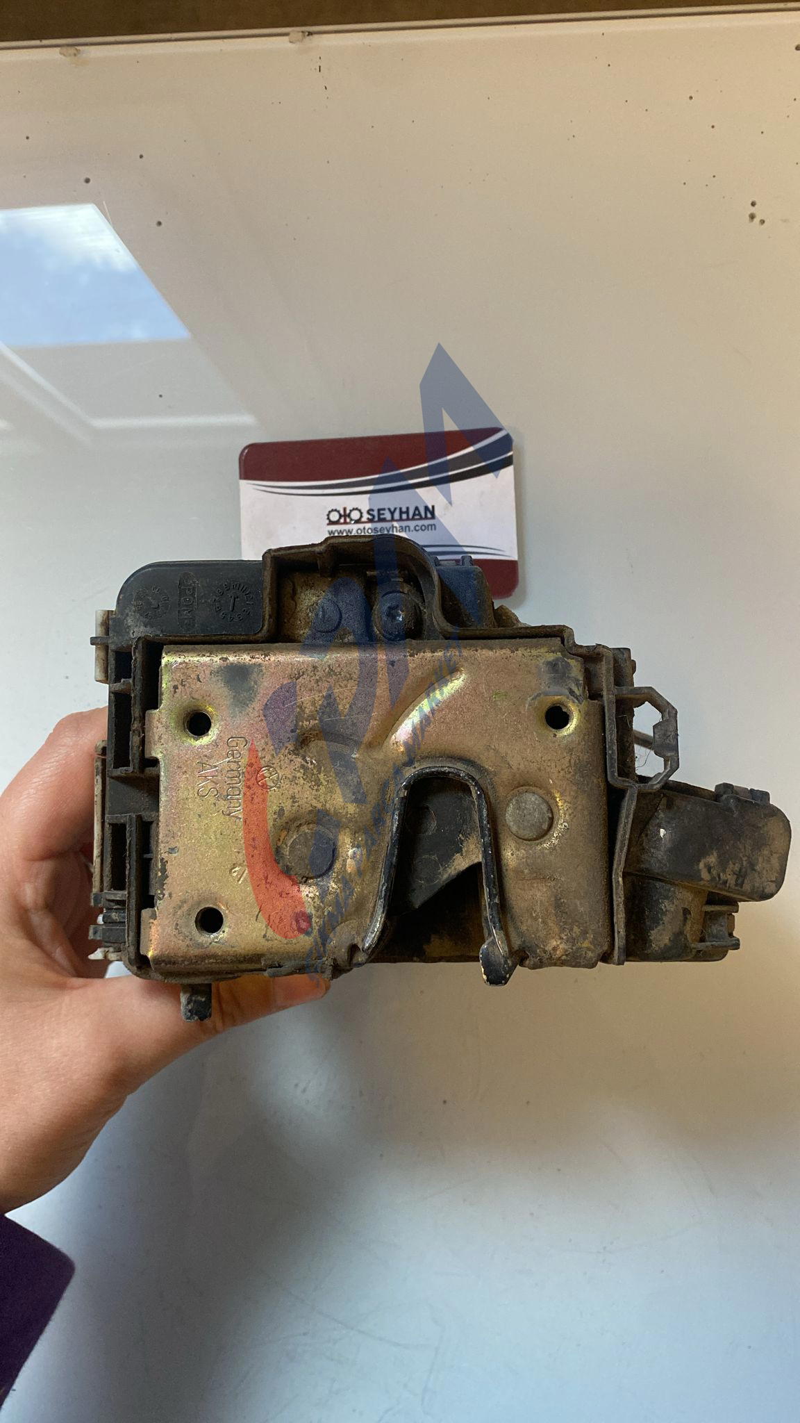 6K4839015E polo classic arka sol kapı kilidi havalı