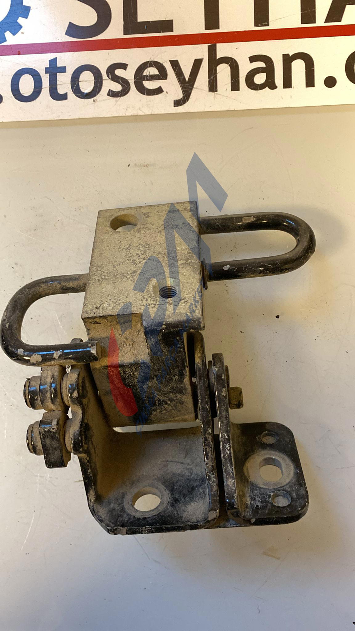 8P4833412A audi a3 sportback 2010 sağ arka kapı alt menteşe