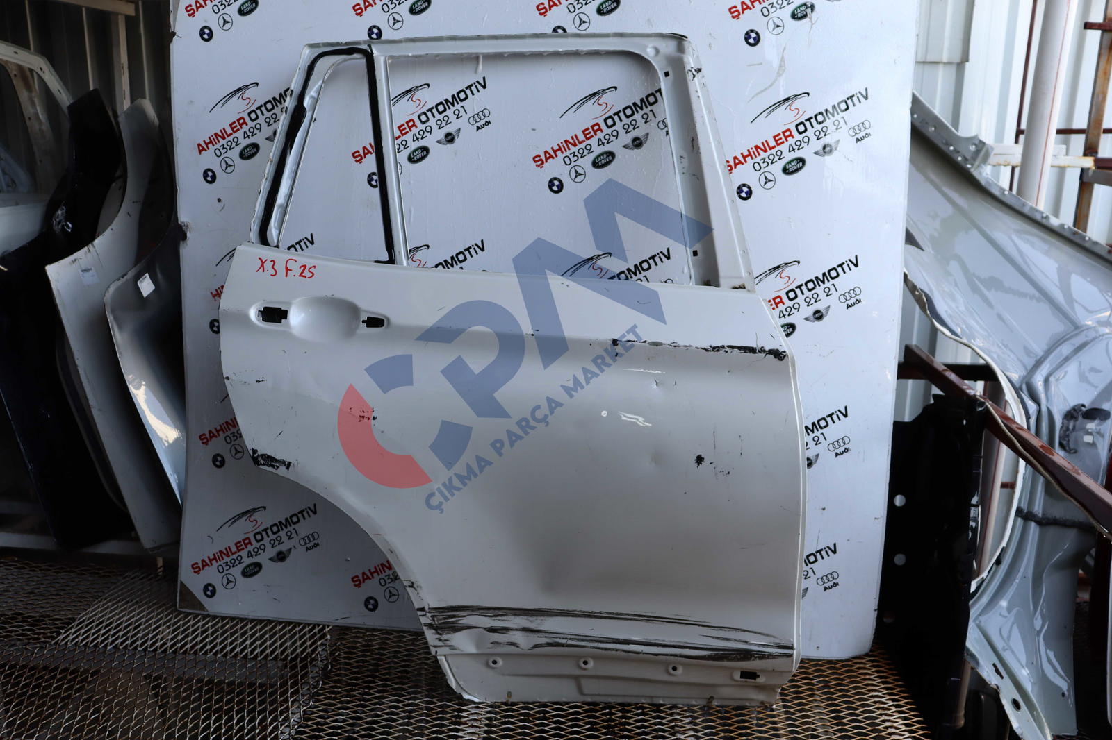 BMW X3 F25 Sağ Arka Kapı