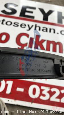 1K5839374B jetta 05 10 sağ arka kapı civata kaplama lastiği