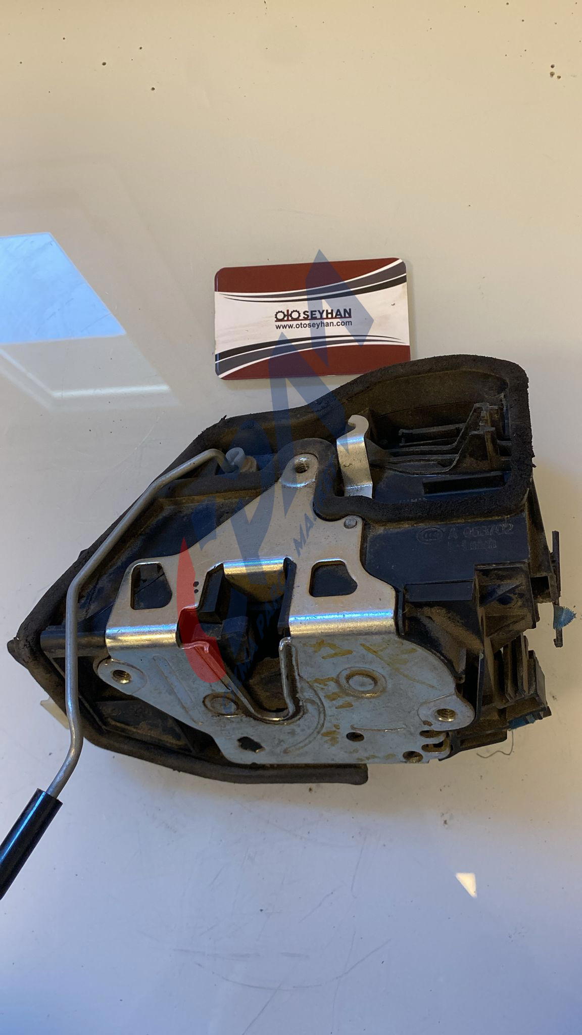 7229461 bmw x1 e84  sol ön kapı kilidi