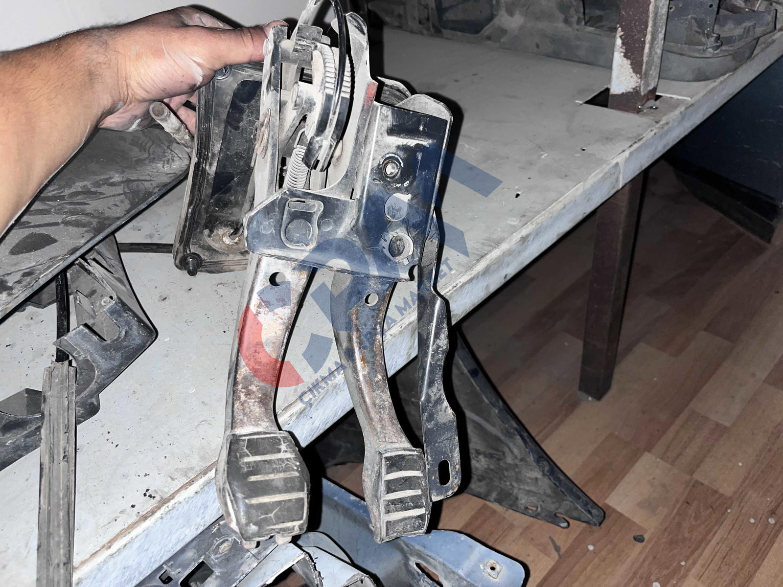 Renault r9 fren pedalı ve debriyaj pedalı