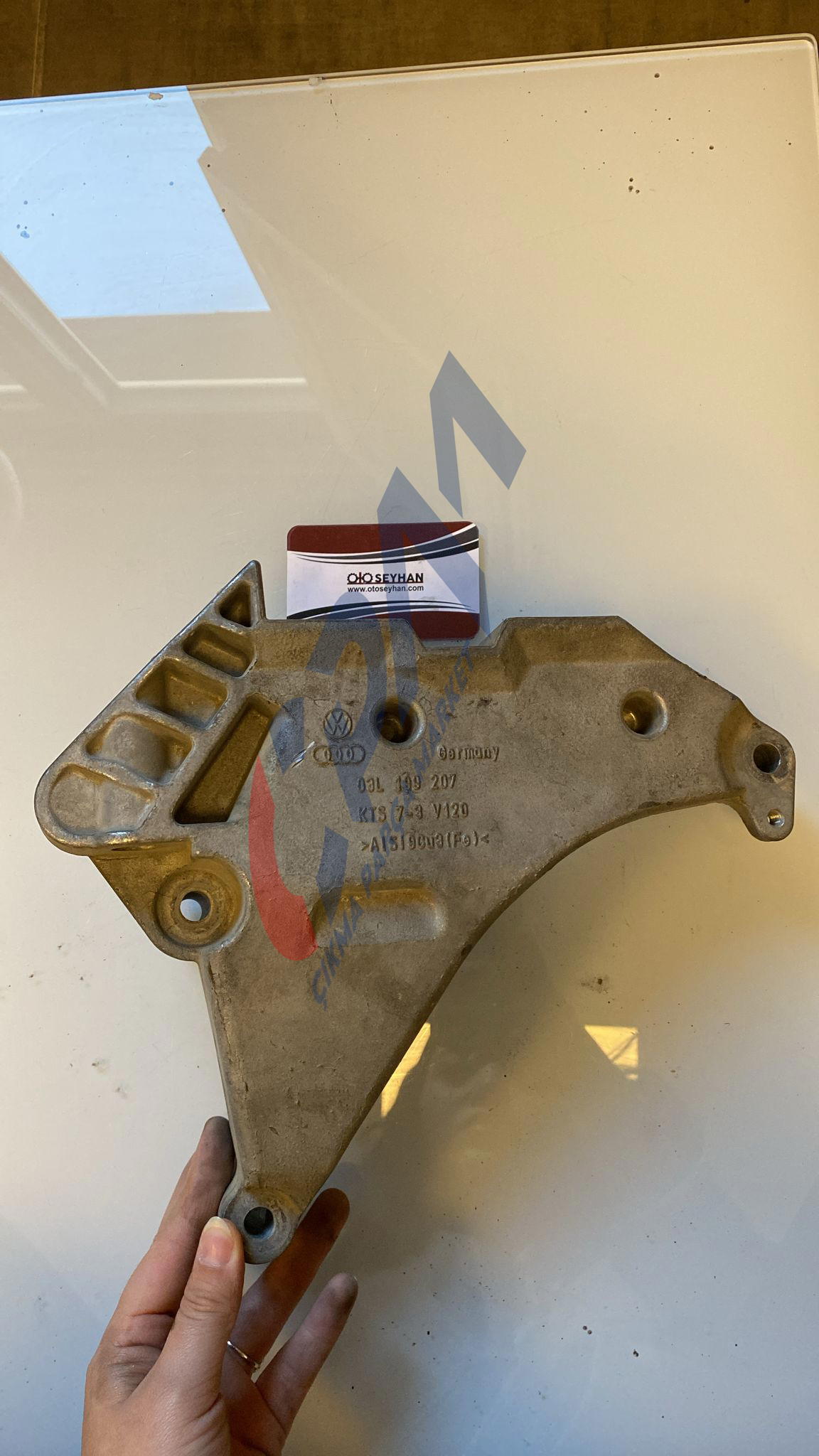 03L199207 cay sağ motor kulağı braketi