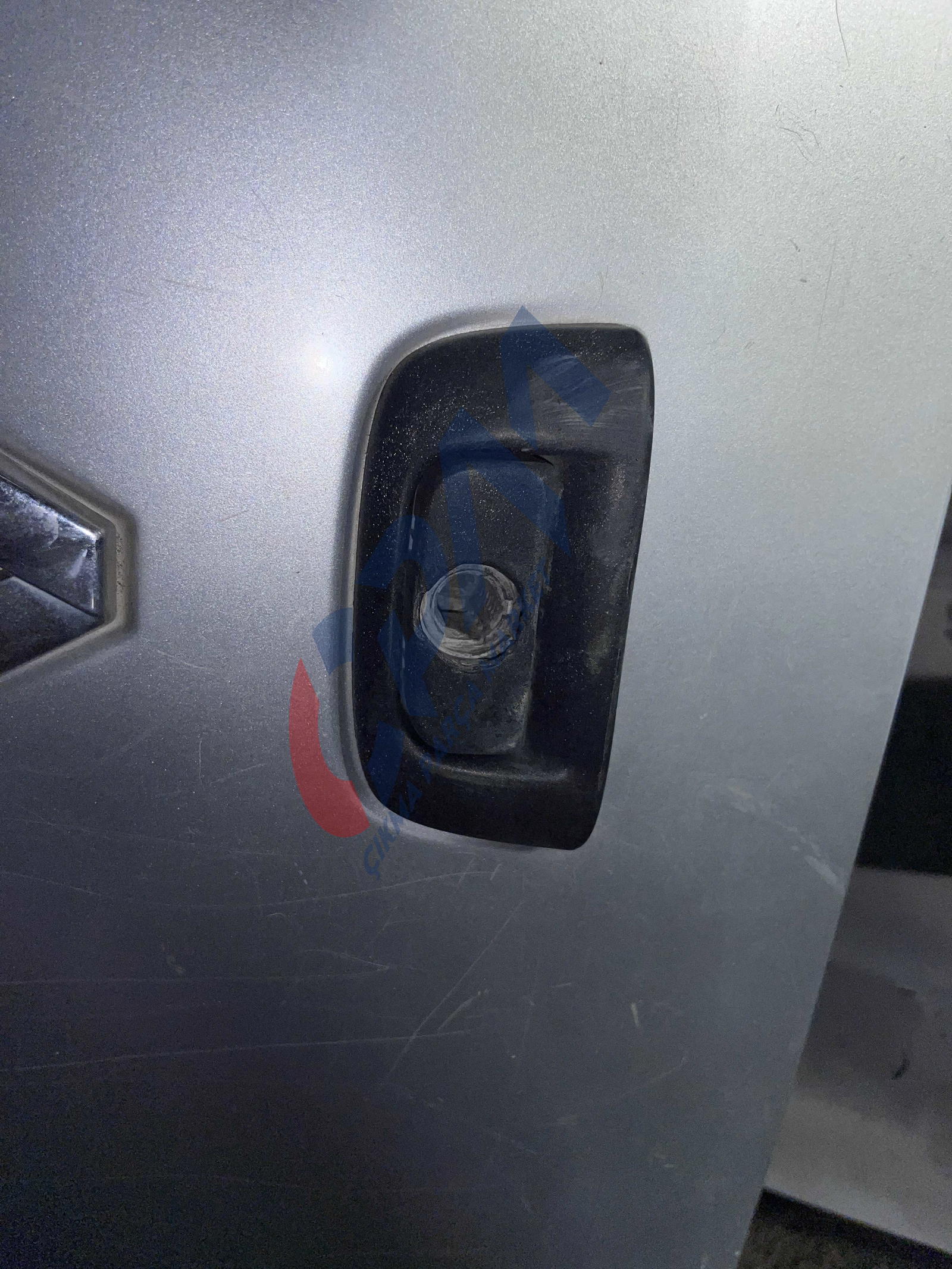 RENAULT CLİO BAGAJ AÇMA KOLU