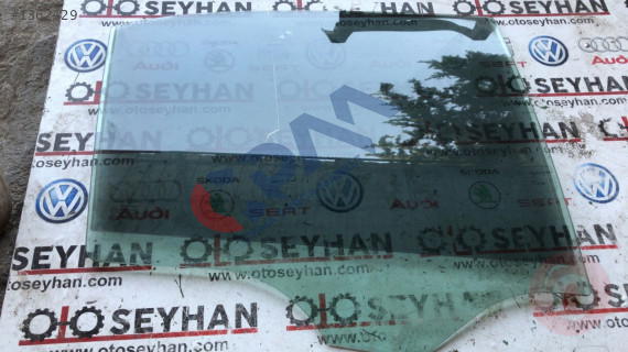 mercedes c180 w204 sağ arka kapı cam