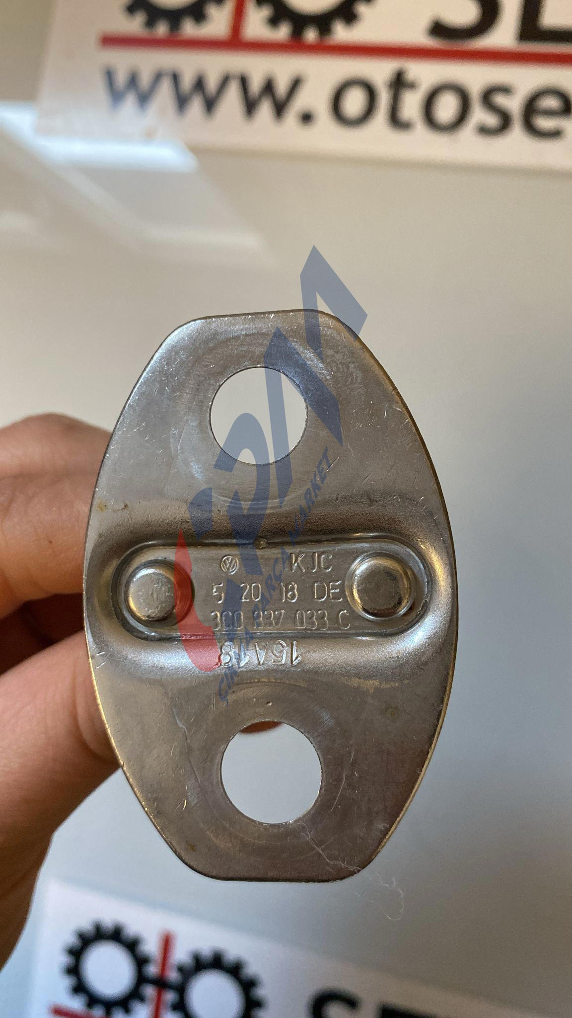 3C0837033C Seat Leon 2015 sol sağ uyumlu arka kapı kilit karşılığı