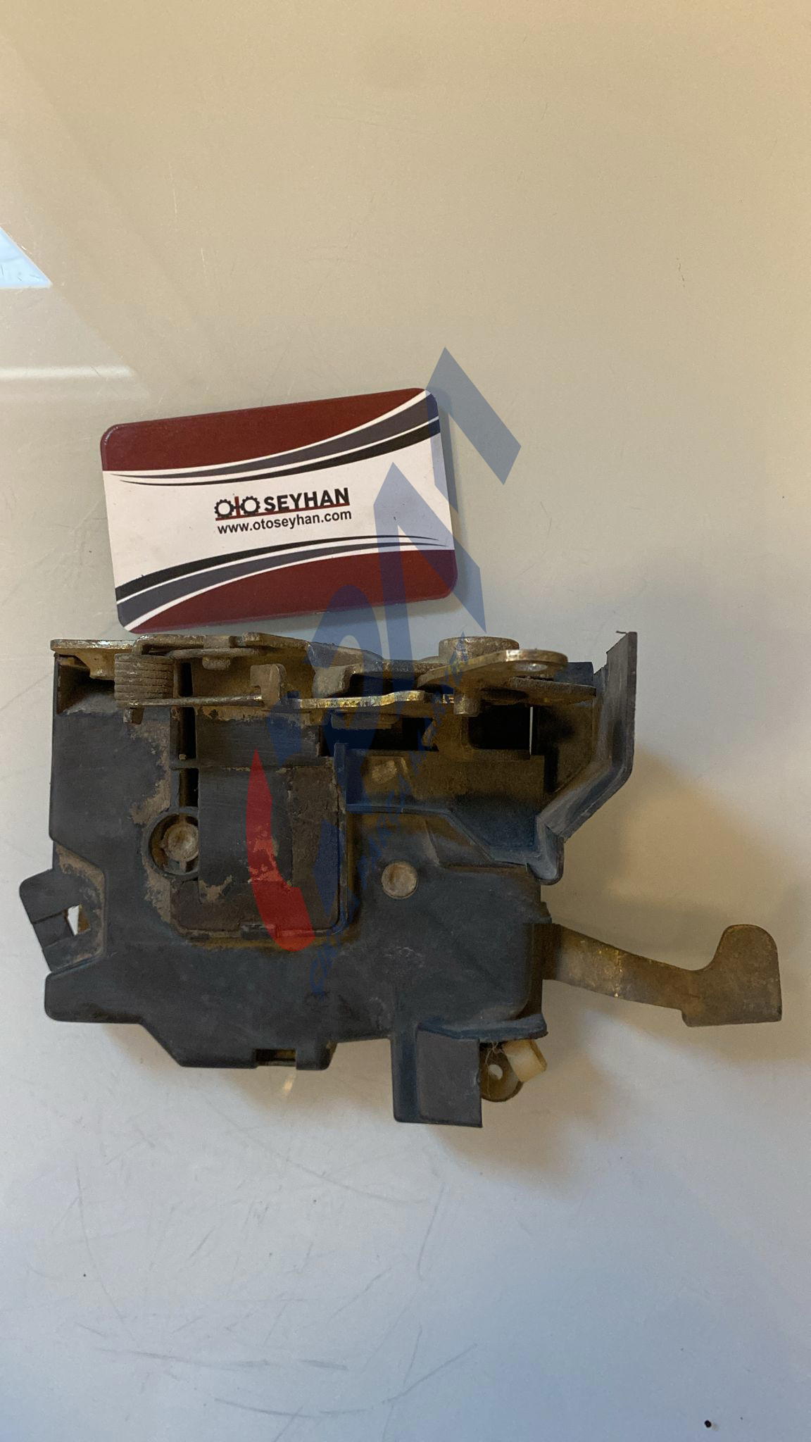 81047810 bmw 5.20 E34 sol ön kapı kilidi