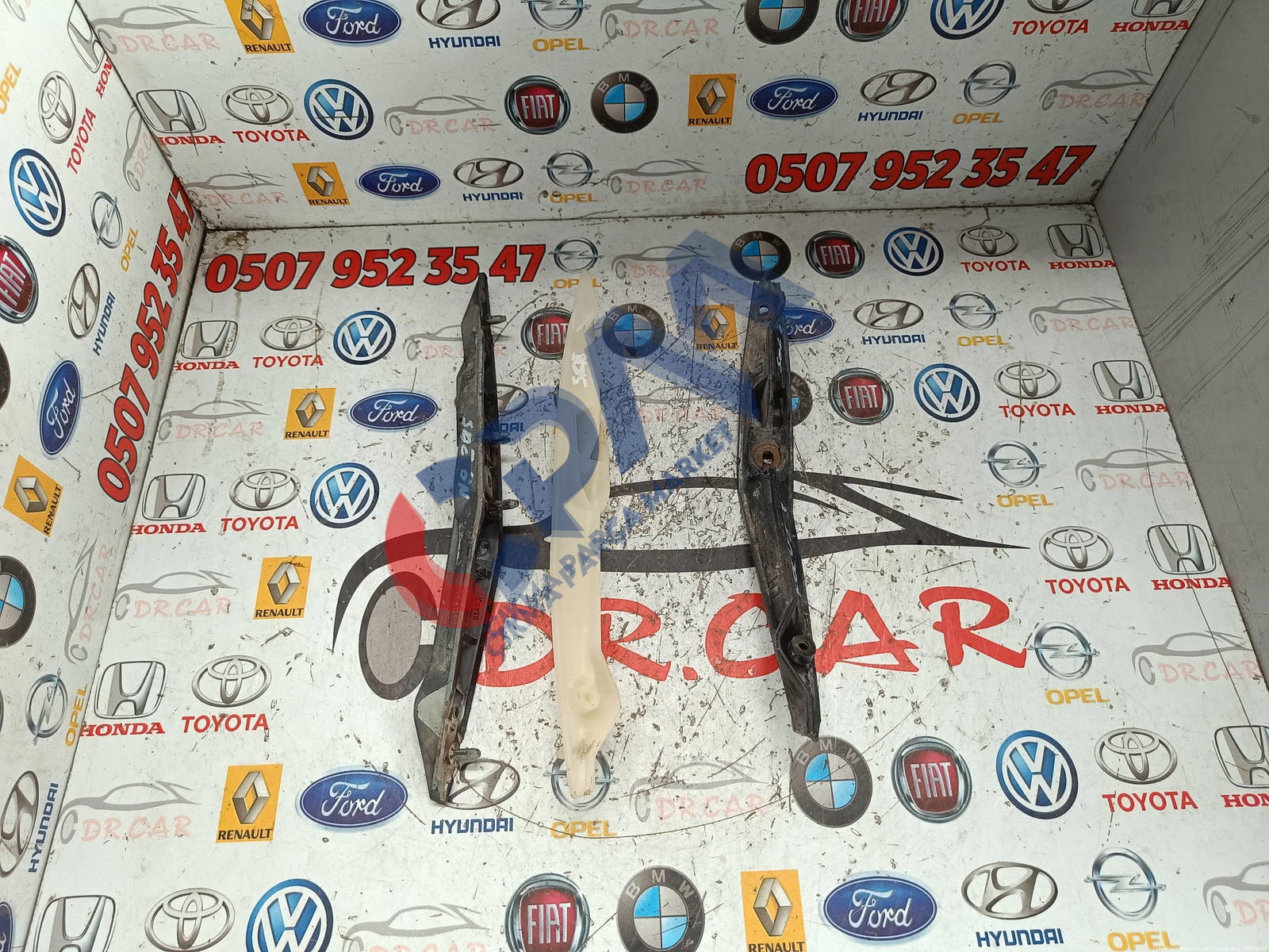 Ford Focus 1 Ön Tampon Braketi 98AB17D958