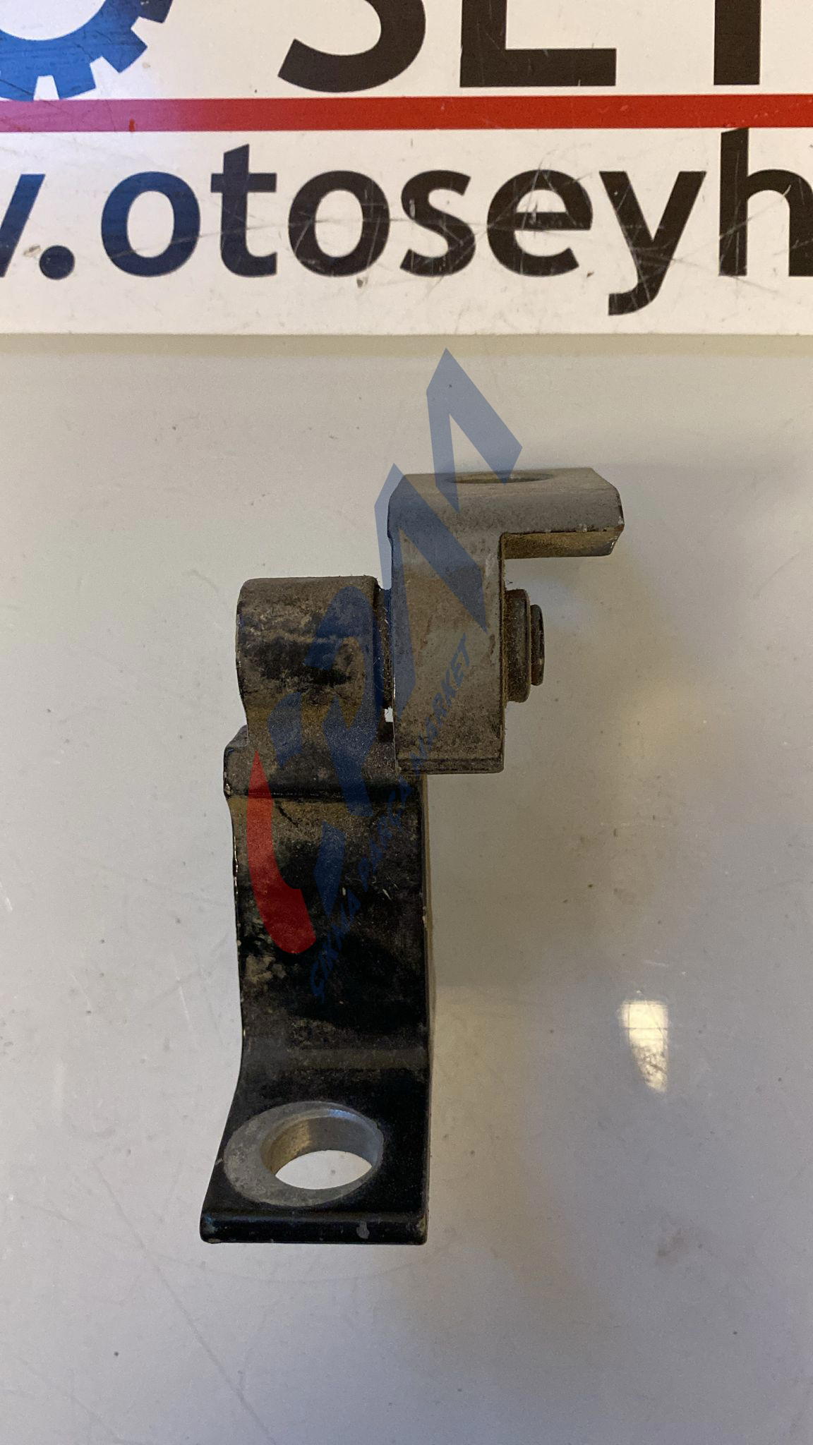 8V5833404B 8X4833406B Volkswagen Passat B8 sağ arka kapı alt üst menteşesi