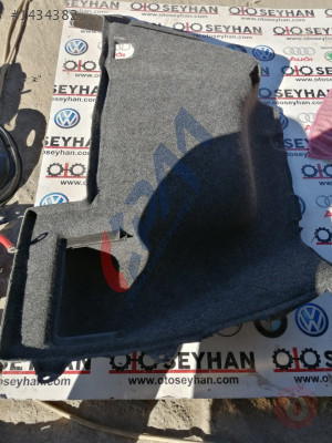 1K6867428AC vw golf 6 sağ bagaj halısı