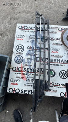 Volkswagen Passat b8.5 ön tampon alt ızgarası ızgara(niklejları eksik ufak kırıkları