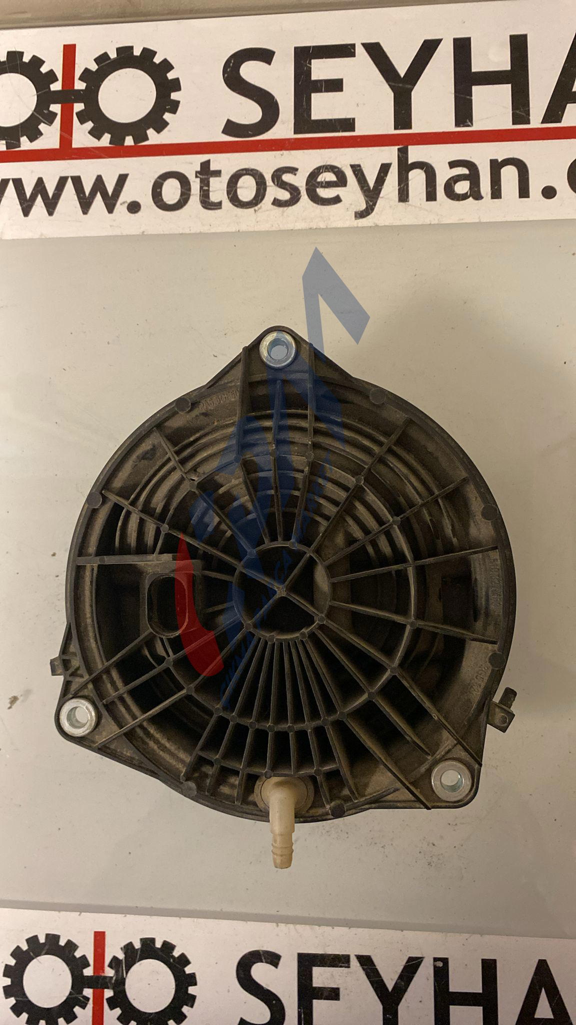 3G5827469 passat b8 bagaj açma kolu ve amblemi